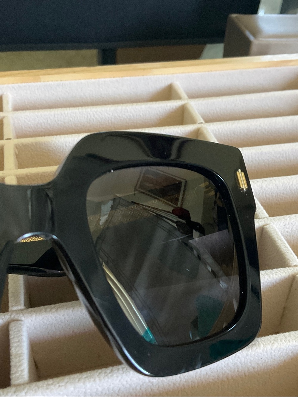 Fendi Black Logo Square Sunglasses - Picture 7 of 10